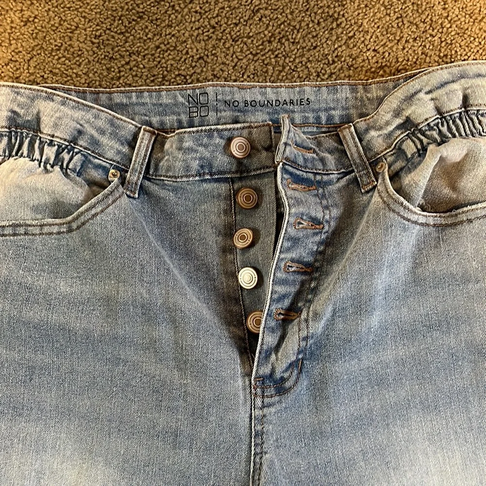 Blue Jeans - Picture 2 of 4